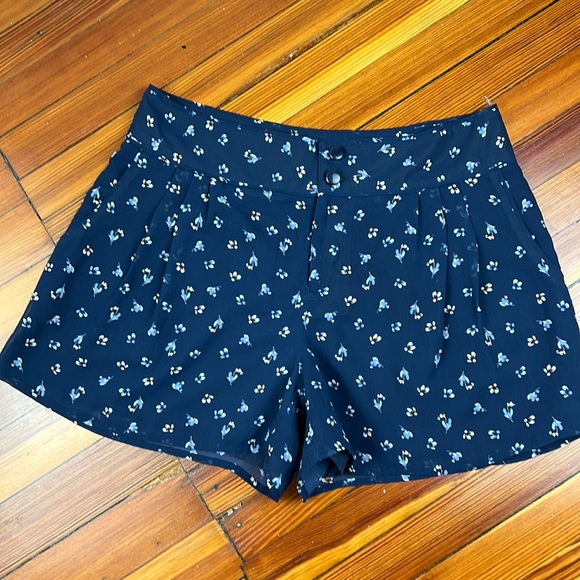 LC Lauren Conrad Floral Print Shorts - Picture 1 of 4